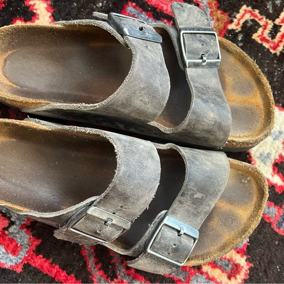 ‘Arizona Big Buckle’ Birkenstocks in ‘Dove Gray’- Size 38- great condition! - Picture 7 of 8